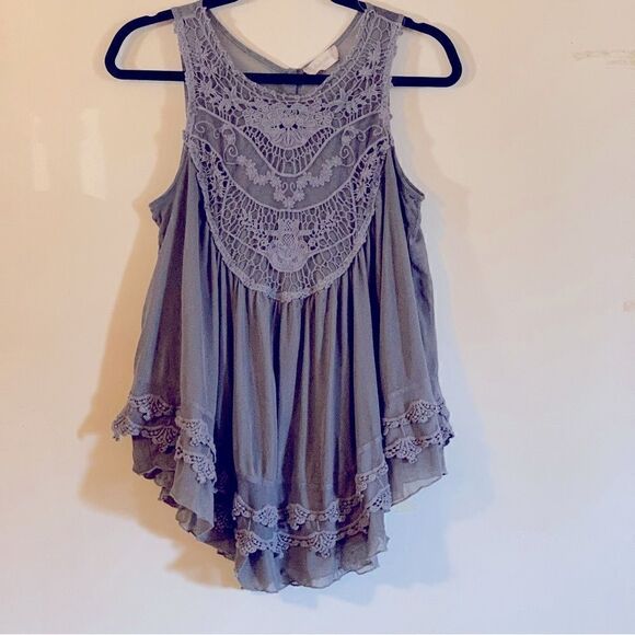 Altar’d State Top Flowy Vibe Crochet Lace Detail Lined Sz Small Gorgeous - Picture 1 of 5